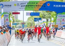 赛后费耶诺德备战德国杯,内部沟通细节曝光,话题不断,更衣室氛围转暖的简单介绍 赛后费耶诺德备战德国杯,内部沟通细节曝光,话题不断,更衣室氛围转暖的简单介绍