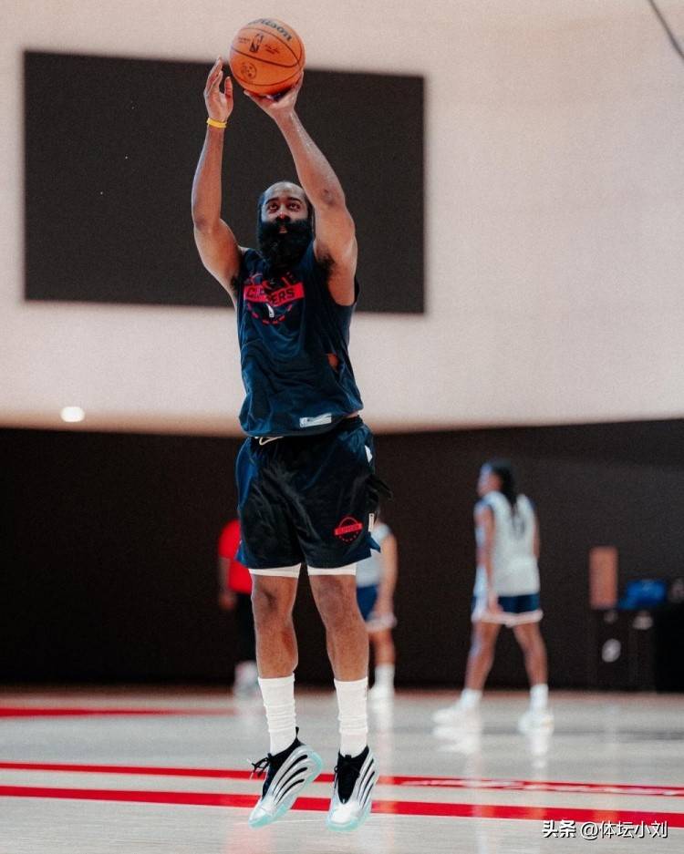 包含赛后迈阿密热火备战全明星赛,内部沟通细节曝光,话题不断,团队化学反应显著的词条 包含赛后迈阿密热火备战全明星赛,内部沟通细节曝光,话题不断,团队化学反应显著的词条