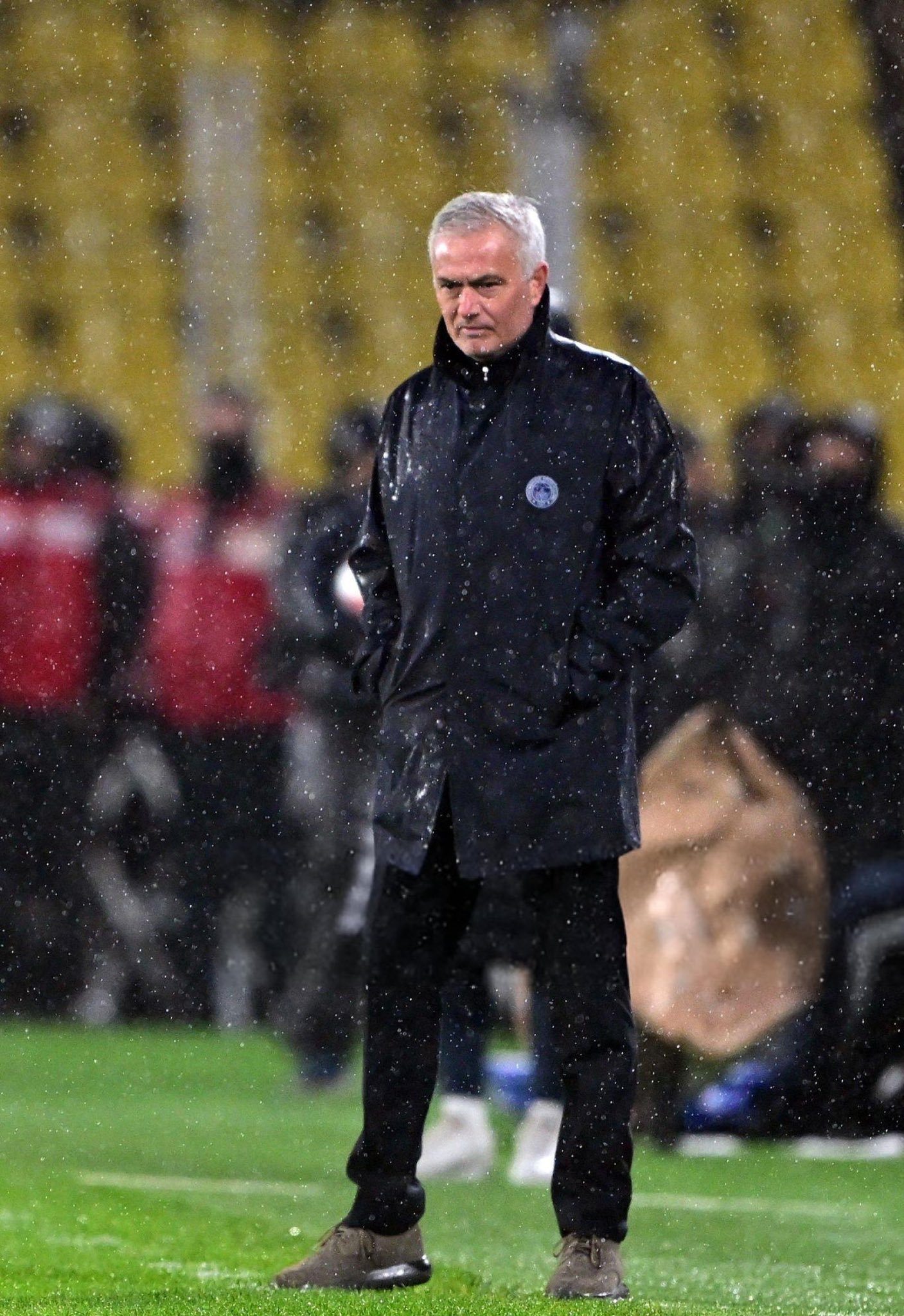 巴塞罗那迎葡超关键赛，加时末段调整名单，话题不断，身体对抗强度拉满(巴塞罗那足球俱乐部)