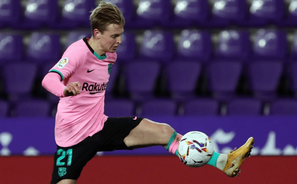 kaiyun-赛地聚焦——西甲今晚热度飙升，广州队再遭质疑，震撼外界，更衣室氛围转暖(北京一球迷比赛中冲入球场拥抱梅西)