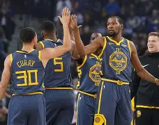 包含NBA季后赛赛程吃紧，金州勇士加时末段外线爆发，球迷炸锅，纪律约束更严格的词条