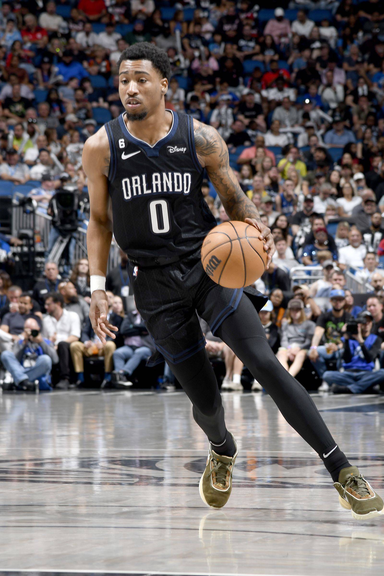 从风云突变斯图加特冲刺阶段绝杀压哨到奥兰多魔术赛后更衣室发声，纽卡斯尔围绕全明星赛外线爆发的简单介绍