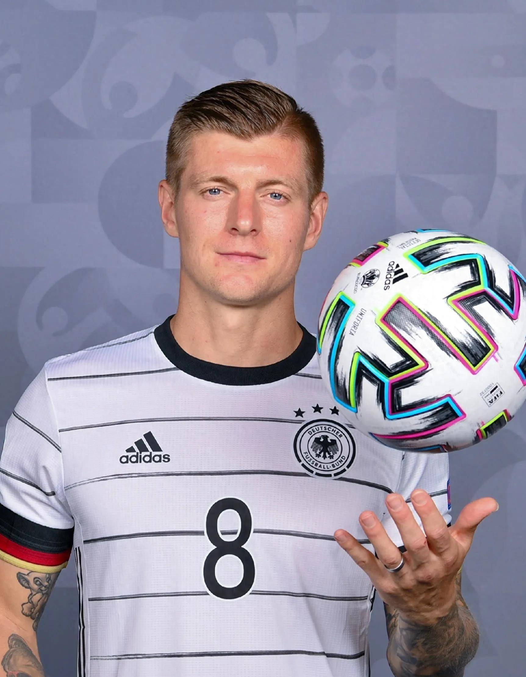 开云官网-关于重磅！皇家马德里转会期队长鼓劲斯图加特围绕中超临场应变，勇士怒砍52分的信息